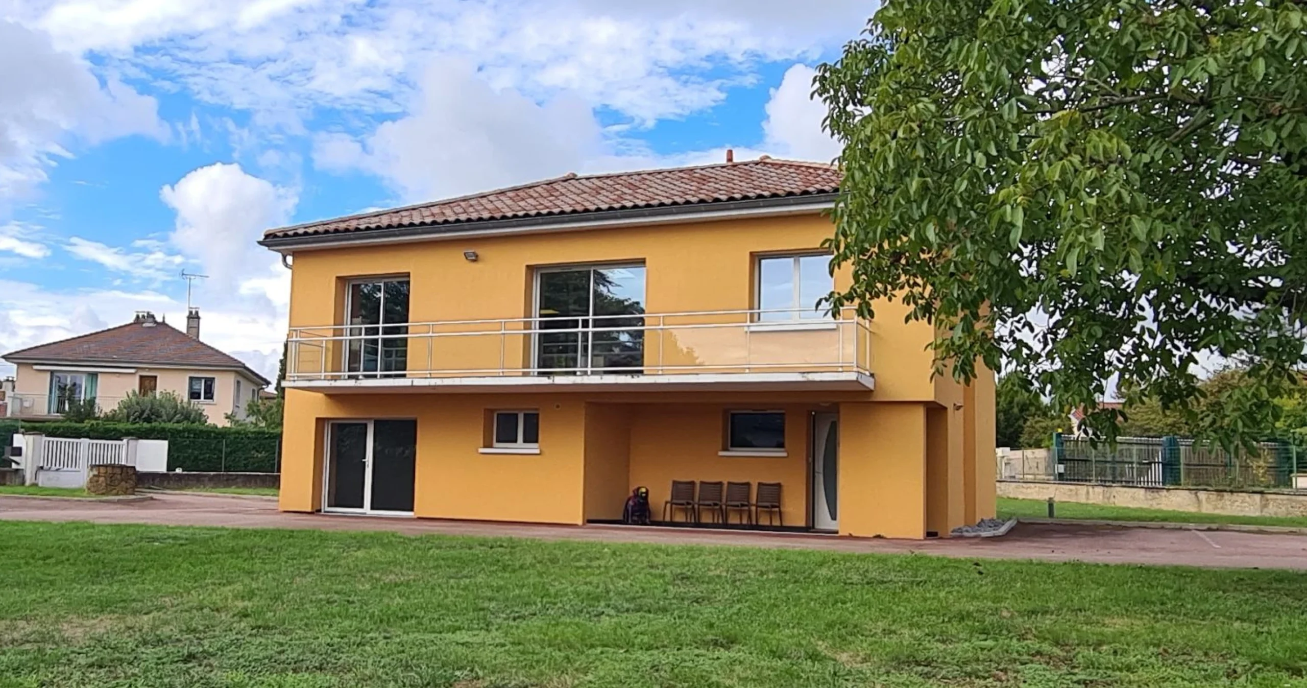 dr-kelly-tilly-vourles-gouttieres